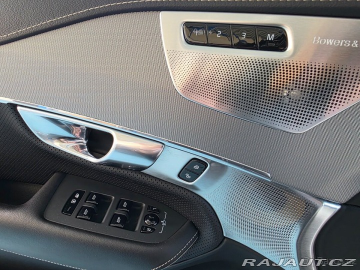 Volvo XC90 B5 R design-Black,mild hy 2019
