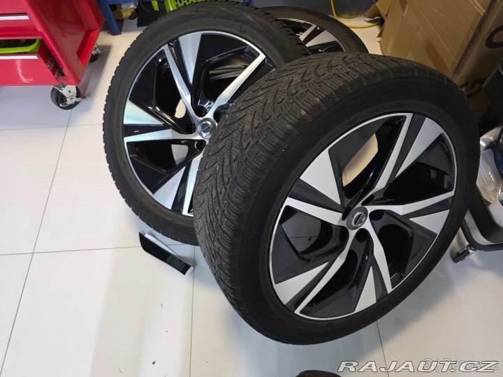 Volvo XC90 B5 R design-Black,mild hy 2019