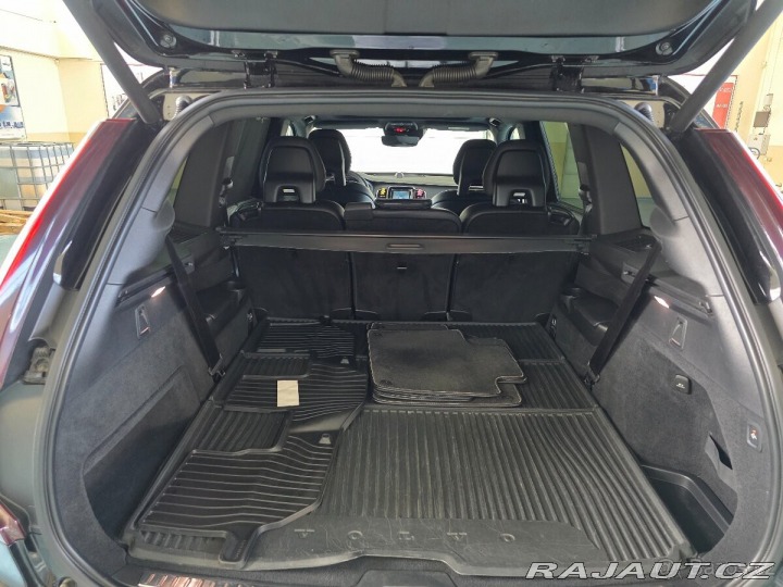 Volvo XC90 B5 R design-Black,mild hy 2019