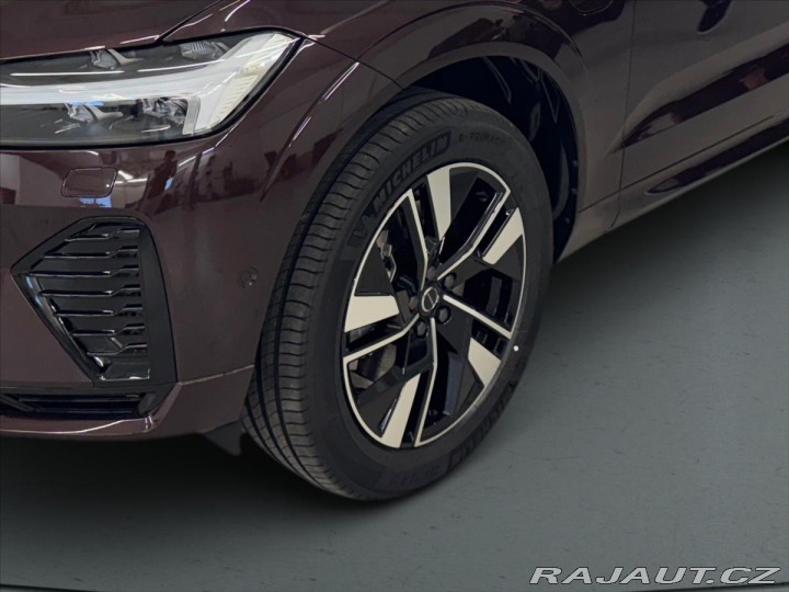 Volvo XC60 2,0 T6 AWD Plus Dark 5630 2025