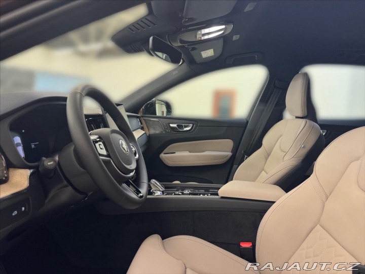 Volvo XC60 2,0 T6 AWD Plus Dark 5630 2025