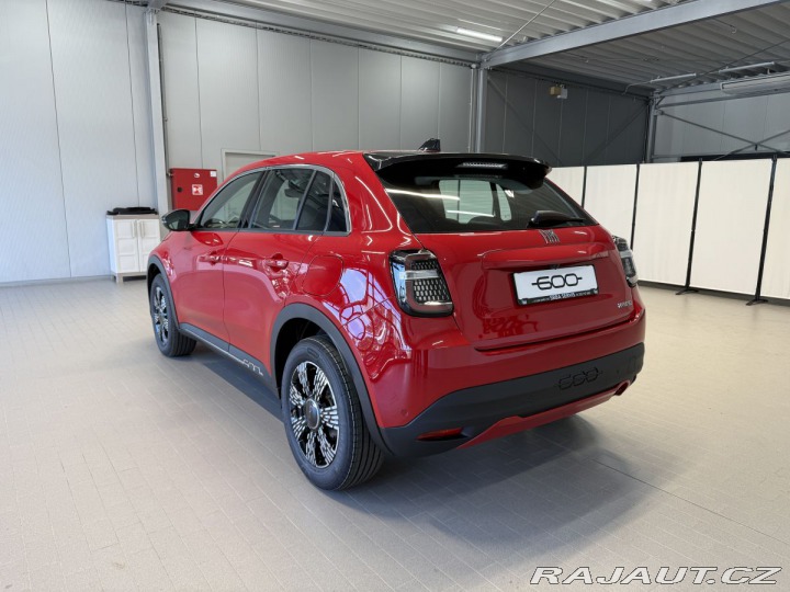 Fiat 600 1.2 Turbo Hybrid 100k MHE 2025