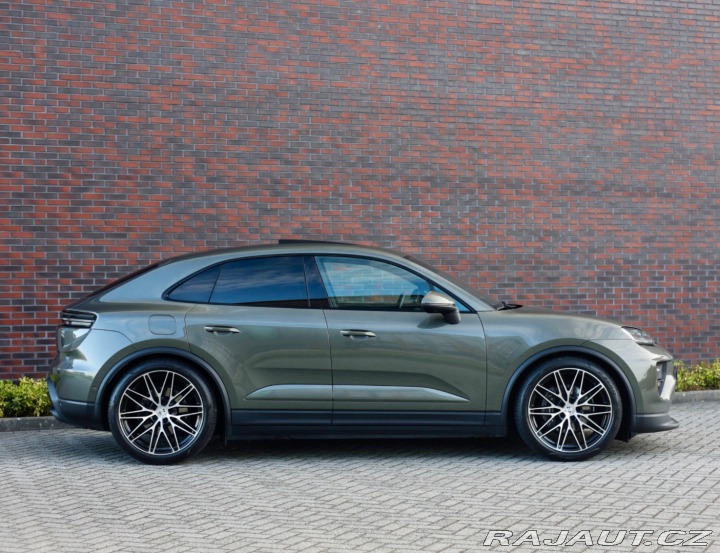 Porsche Macan Electric 4 *Pasažier.Dis 2024