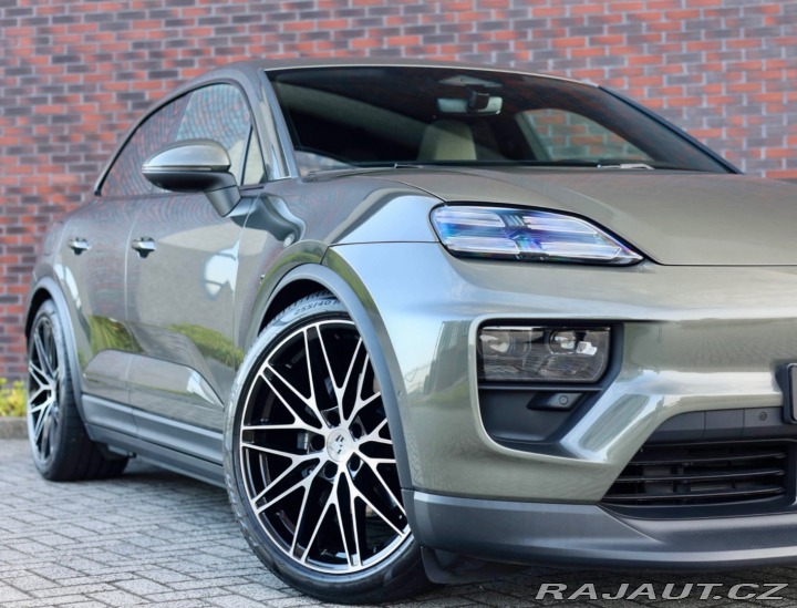 Porsche Macan Electric 4 *Pasažier.Dis 2024