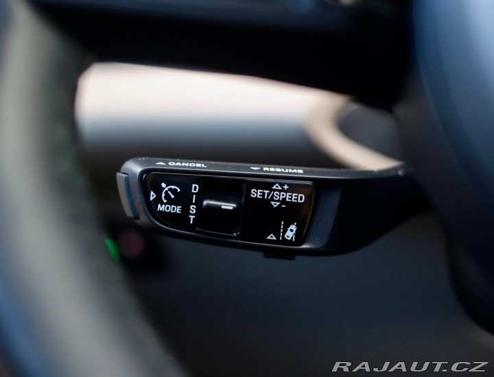 Porsche Macan Electric 4 *Pasažier.Dis 2024