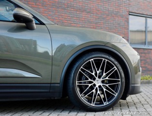 Porsche Macan Electric 4 *Pasažier.Dis 2024