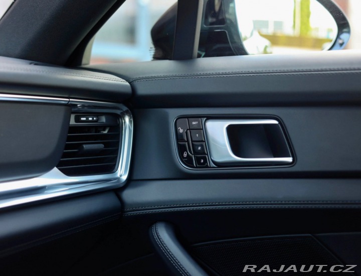 Porsche Ostatní modely Panamera Sport Turismo 4 E-Hybrid 4x4, AT, 340K 2018