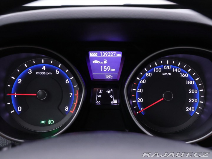 Hyundai i30 1,4 i 73kW CZ Trikolor 1. 2012