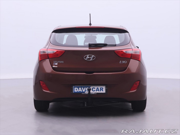 Hyundai i30 1,4 i 73kW CZ Trikolor 1. 2012
