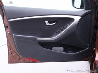 Hyundai i30 1,4 i 73kW CZ Trikolor 1. 2012