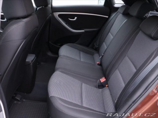 Hyundai i30 1,4 i 73kW CZ Trikolor 1. 2012