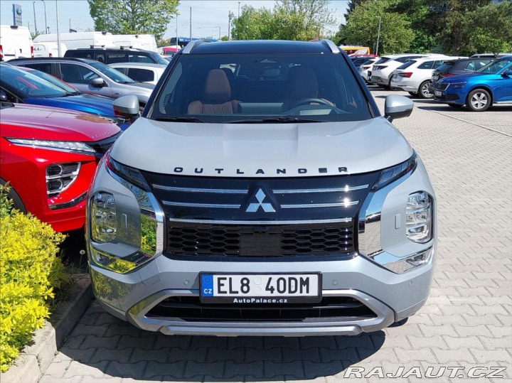 Mitsubishi Outlander 2.4 PHEV MY25 INSTYLE+ 2025