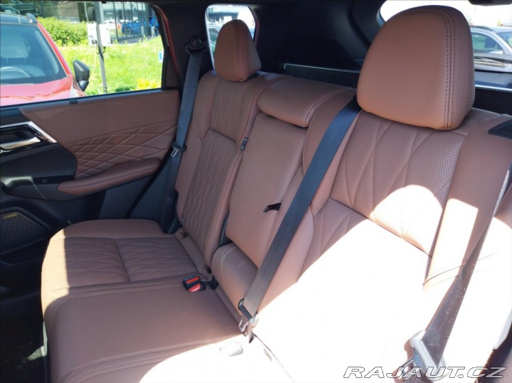 Mitsubishi Outlander 2.4 PHEV MY25 INSTYLE+ 2025