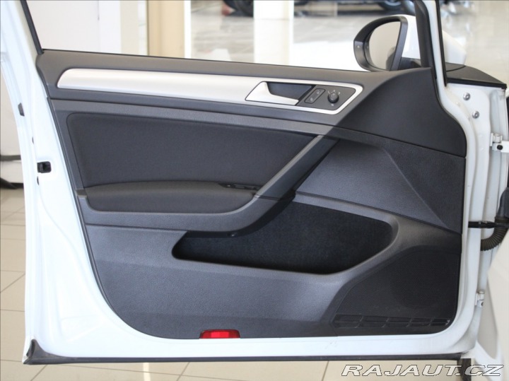 Volkswagen Golf 1,0 TSi 81kW 1.maj.ČR 104 2017