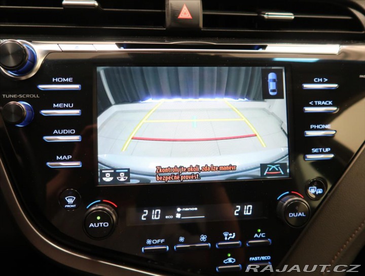 Toyota Camry 2,5 i HYBRID ČR 1 MAJITEL 2019