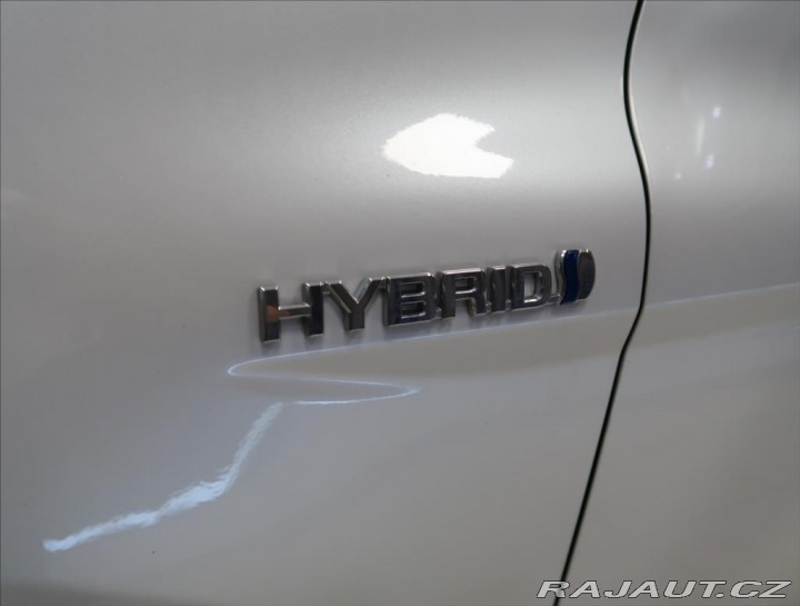 Toyota Camry 2,5 i HYBRID ČR 1 MAJITEL 2019