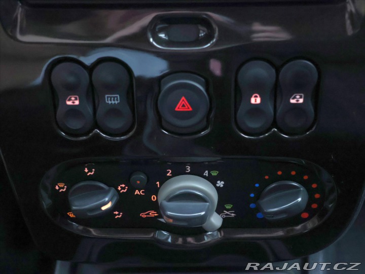 Dacia Duster 1,6 i 4x4 CZ Klima Tažné 2011