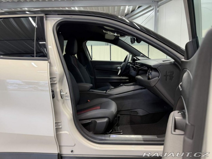 Alfa Romeo Junior Ibrida Speciale 1.2 Turbo 2025