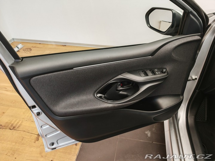 Toyota Yaris 1.5 Hybrid e-CVT Style 2024