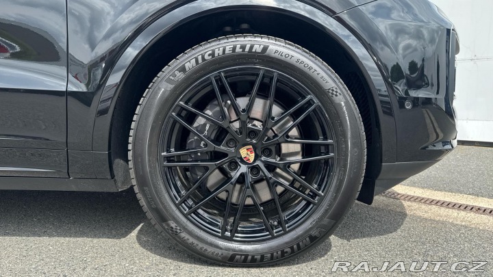 Porsche Cayenne E-Hybrid 2025