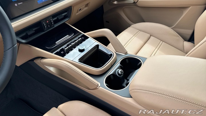 Porsche Cayenne E-Hybrid 2025