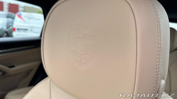 Porsche Cayenne E-Hybrid 2025