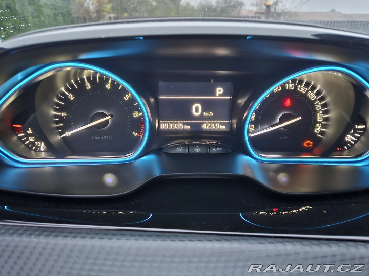 Peugeot 2008 Allure 1.2 PureTech 110k 2017