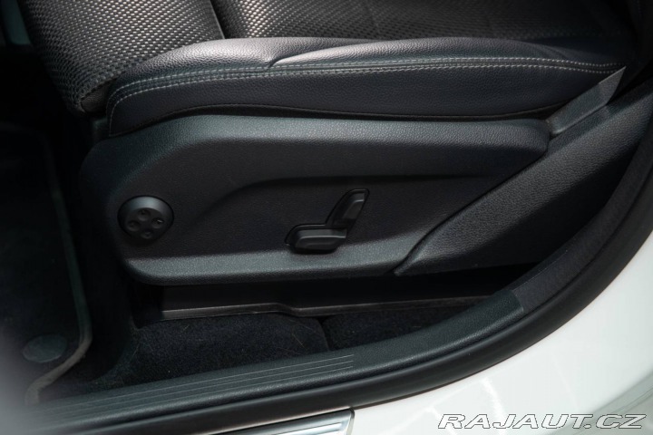 Mercedes-Benz GLC SUV 200 4MATIC A/T 2021