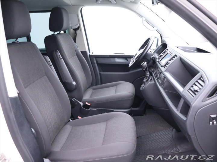 Volkswagen Caravelle 2,0 TDI 150kW DSG Navi 8- 2015