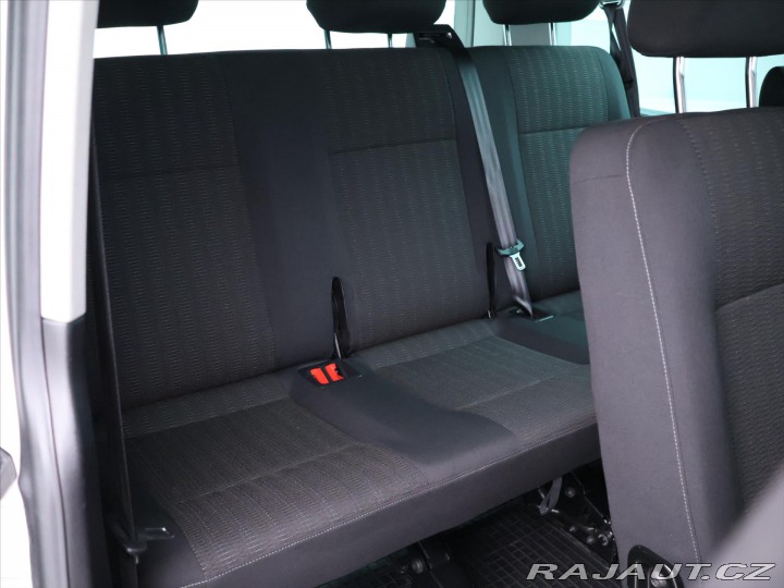 Volkswagen Caravelle 2,0 TDI 150kW DSG Navi 8- 2015