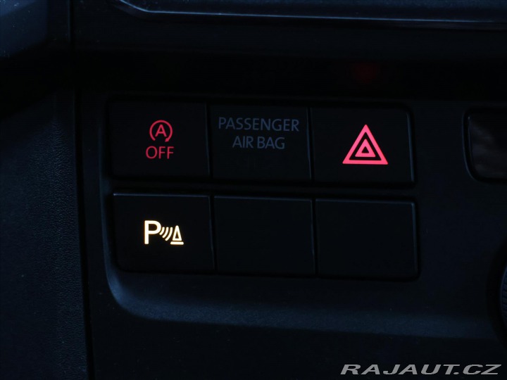 Volkswagen Caravelle 2,0 TDI 150kW DSG Navi 8- 2015