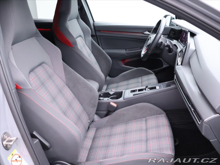 Volkswagen Golf 2,0 GTI 180KW Serv.kniha 2021