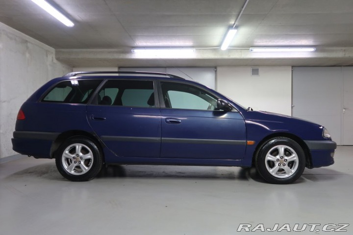 Toyota Avensis 1.8VVT-i,Manuála,81kW 1999