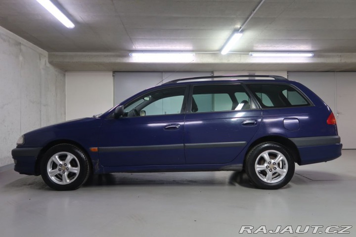 Toyota Avensis 1.8VVT-i,Manuála,81kW 1999