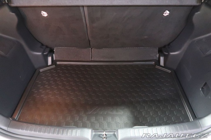 Toyota Yaris 1.5Hybrid,CZ,1Maj,Selecti 2022