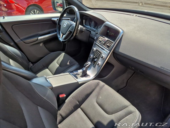 Volvo XC60 2,0 D4 Momentum Automat 2017