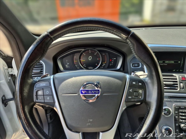 Volvo XC60 2,0 D4 Momentum Automat 2017