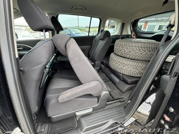 Mazda 5 7 MÍST 1,8i 85 KW KOLA 2010