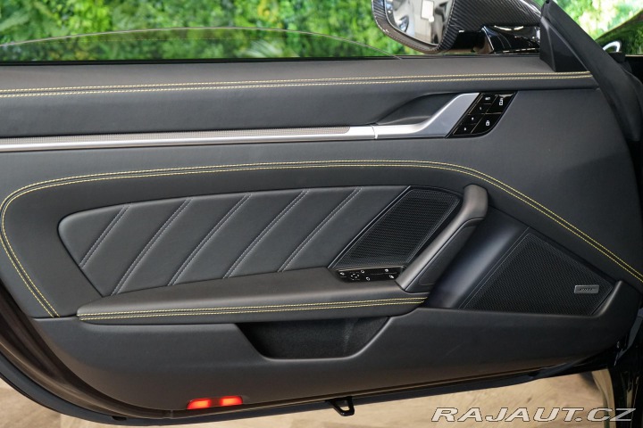 Porsche 911 992 Turbo S Carbon Záruka 2020