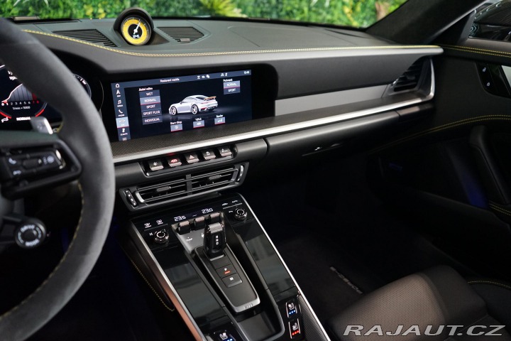 Porsche 911 992 Turbo S Carbon Záruka 2020