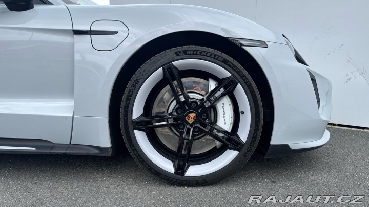 Porsche Taycan Turbo 2021