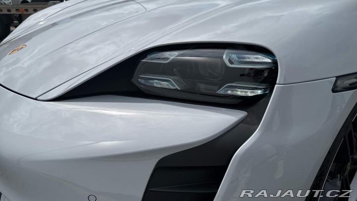 Porsche Taycan Turbo 2021