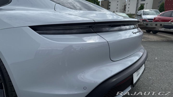 Porsche Taycan Turbo 2021