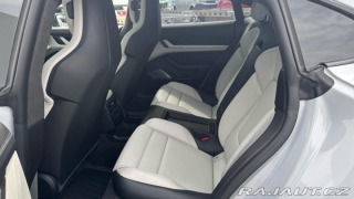 Porsche Taycan Turbo 2021