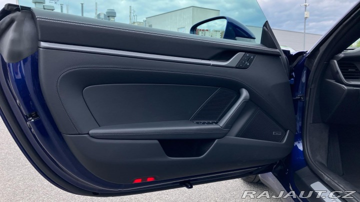 Porsche 911 Carrera Cabriolet 2025
