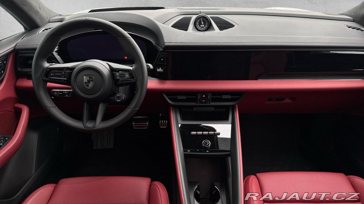 Porsche Macan Turbo 2024