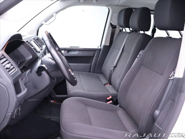 Volkswagen Caravelle 2,0 TDI Navi Tažné 9-Míst 2016
