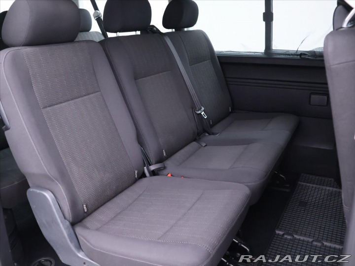 Volkswagen Caravelle 2,0 TDI Navi Tažné 9-Míst 2016