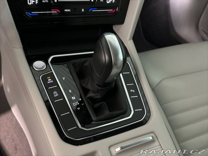 Volkswagen Passat 2,0 R-LINE,NezTop,akust.o 2021