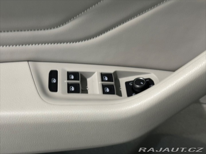 Volkswagen Passat 2,0 R-LINE,NezTop,akust.o 2021